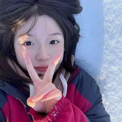 不装了，我爹是朝当朝皇帝